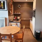 Small Cozy Nest In Lägenhet