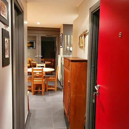 Small Cozy Nest In Morillon