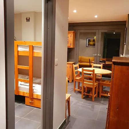 Small Cozy Nest In *