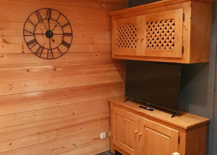Small Cozy Nest In